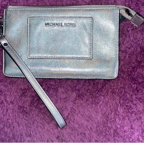 Michael Kors Metallic Silver Wristlet Listing For Live Show - Picture 1 of 7